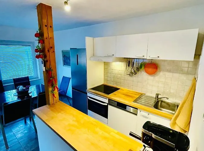 Riverhouse Apartma *